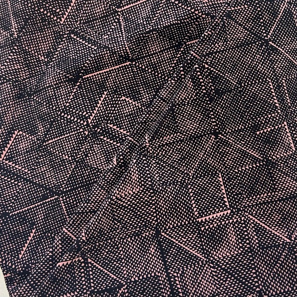 Lululemon Cropped Leggings - Size 6 - Picture 5 of 6